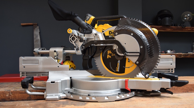 DeWalt accu afkortzaag DCS782 18V