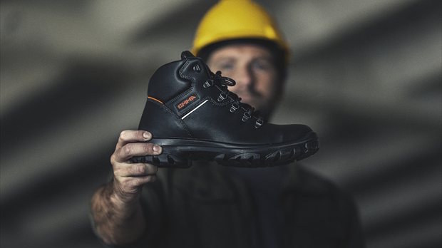 Nieuwe veiligheidsschoenen van EMMA Safety Footwear ontworpen voor bouw en industrie.