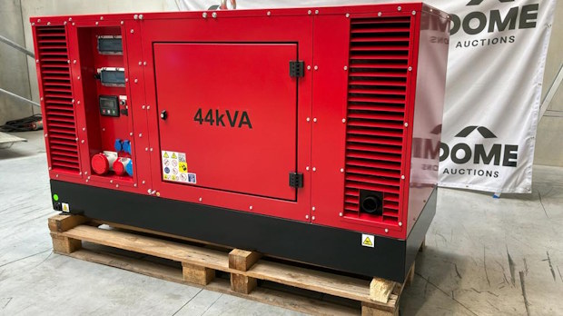 Rode dieselgenerator 44kVA voor bouwplaats en noodstroomvoorziening