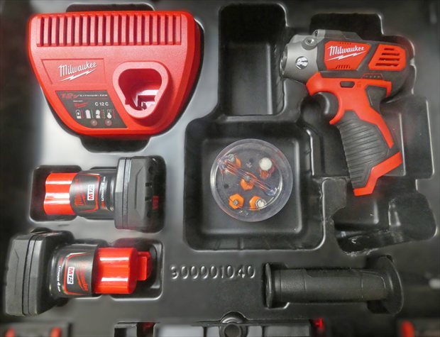 Complete Milwaukee Kerbo set met keramische booroplossing en accessoires